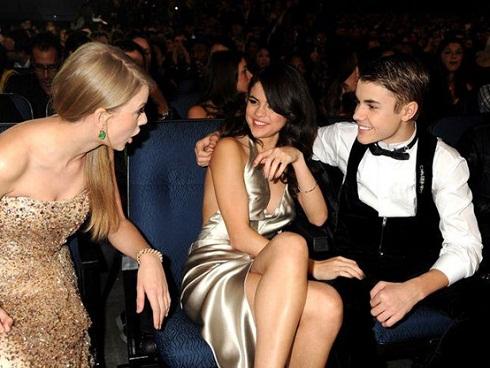 Taylor Swift ám chỉ Justin Bieber ngoại tình sau lưng Selena Gomez?