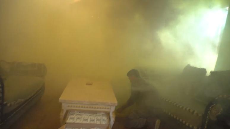 Sự cố cháy bất ngờ khiến cả đoàn phim Mê cung tháo chạy khỏi bối cảnh-3