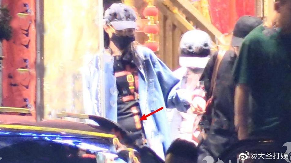 Không còn là đồn đoán, Đường Yên lộ bụng to vượt mặt như bà bầu 5 tháng-1