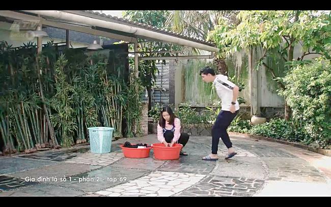 Osin trong Gia đình là số 1 bị chê vô duyên vì đam mê tìm quần lót của cậu chủ-1