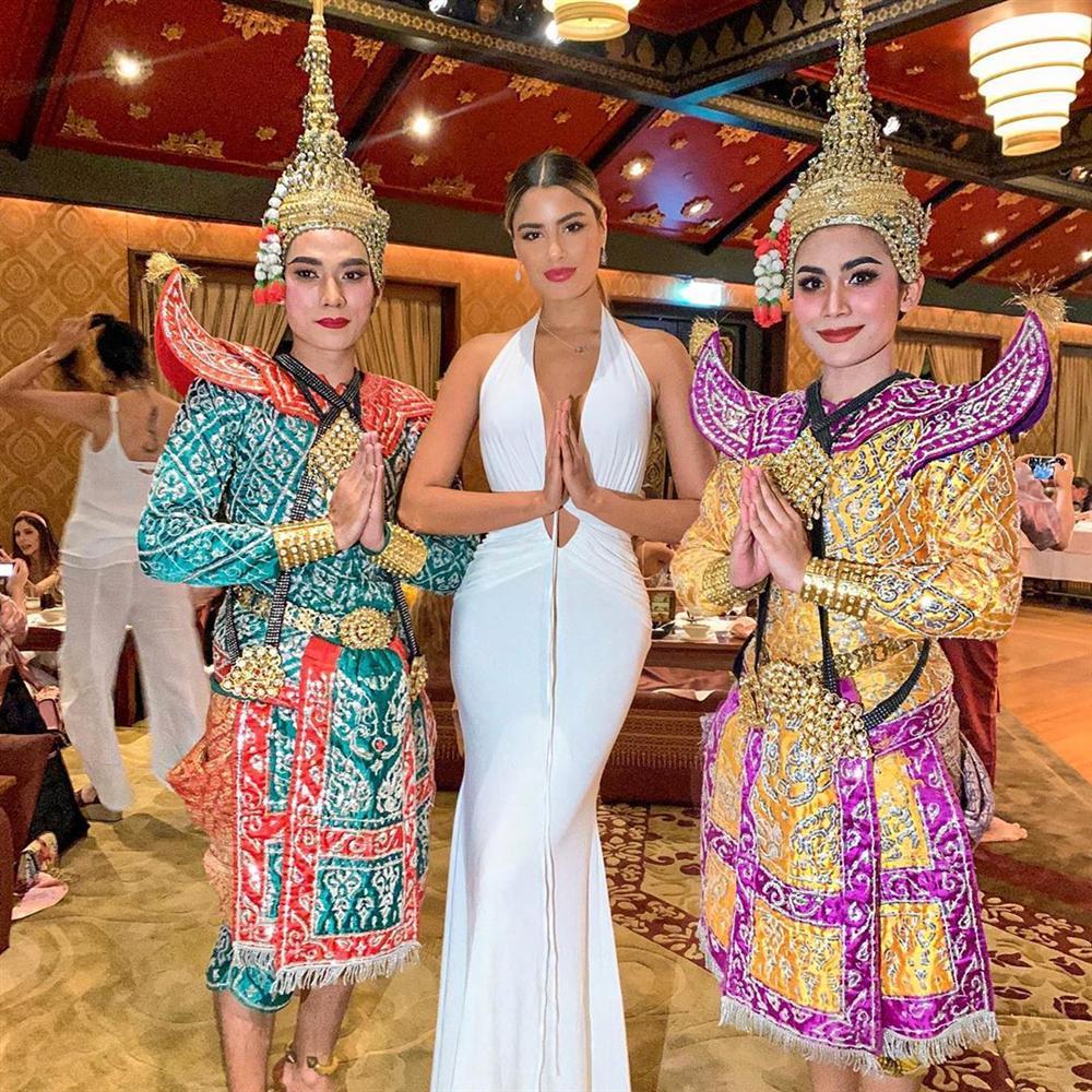 Bản tin Hoa hậu Hoàn vũ 2/7: Đối thủ Philippines cướp spotlight của Hoàng Thùy với thời trang cực đỉnh-8