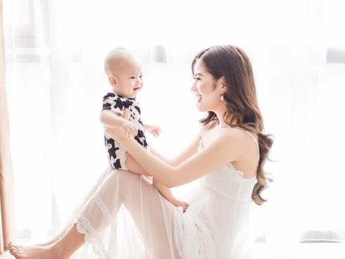 Bất lực khi con đau ốm, vợ cũ Việt Anh ẩn ý: Lúc này bộ mặt nhiều người mới hiện ra bạc như vôi-5