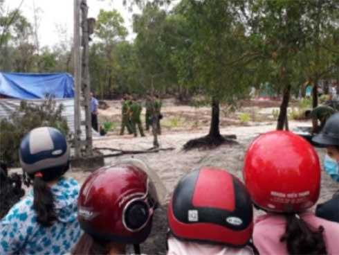 Hé lộ lý do đôi nam nữ chết cạnh nhau trên bãi cát ở Quảng Trị