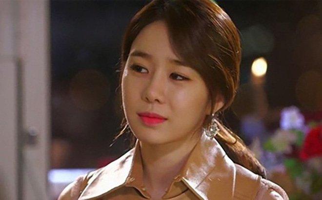 Lừa bạn trai cũ lên giường để đổ vỏ, cô gái tê tái nhận cái kết bàng hoàng-1