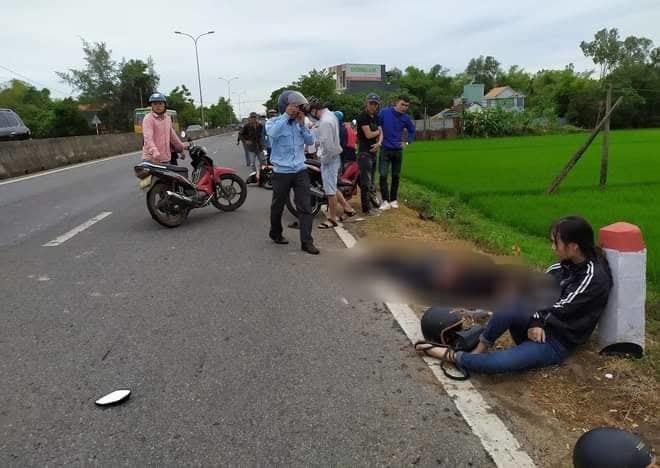 Tông vào cột mốc bên đường, cô gái thất thần bên thi thể bạn trai-3