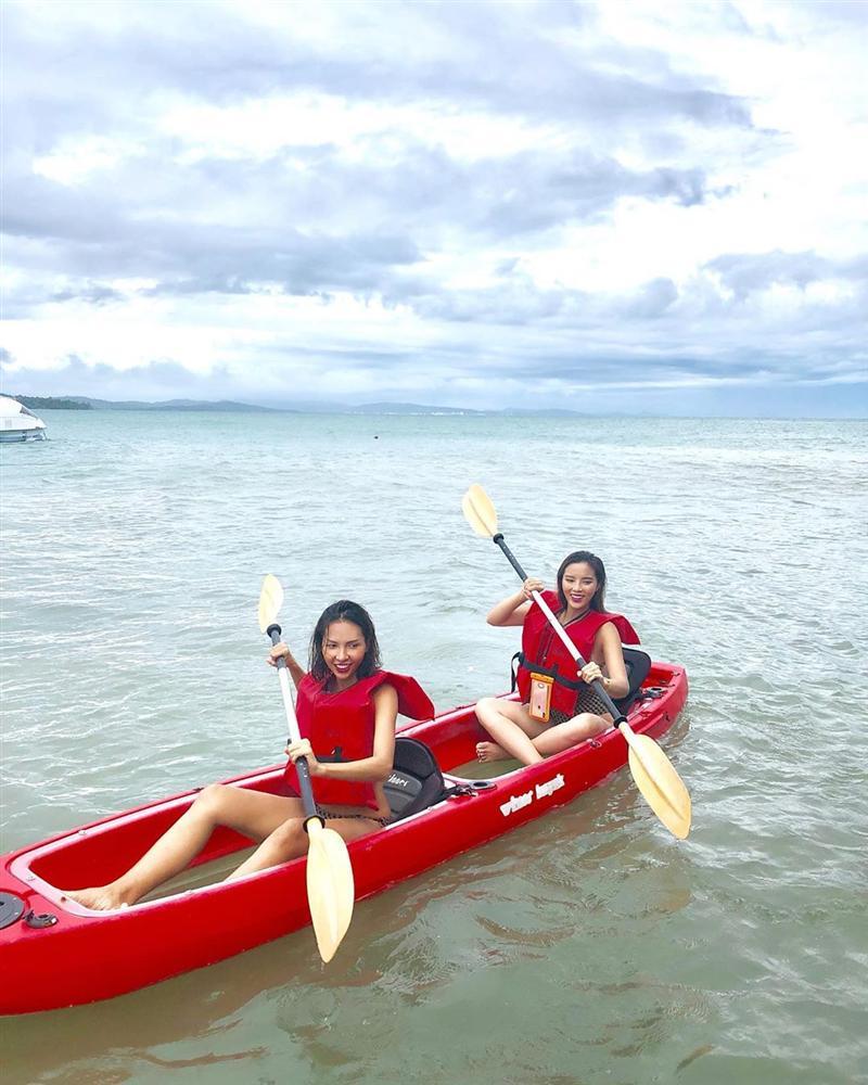 Hết chụp khỏa thân có đôi có cặp, Kỳ Duyên - Minh Triệu tiếp tục khiến fan trầm trồ với bikini đôi bốc lửa-1