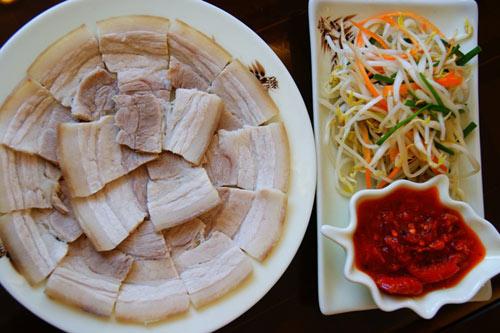 Muốn luộc thịt lợn ngon cứ bỏ thêm thứ này, đảm bảo ngon- ngọt bất ngờ, ăn 1 lần là nhớ mãi-2