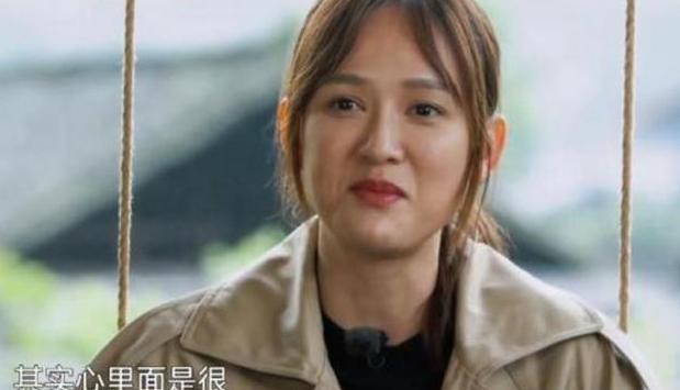 Được mệnh danh nữ thần không tuổi, Trần Kiều Ân lộ dấu hiệu tuổi tác, khóe mắt tràn nếp nhăn-6