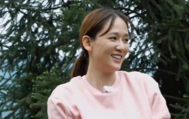 Được mệnh danh nữ thần không tuổi, Trần Kiều Ân lộ dấu hiệu tuổi tác, khóe mắt tràn nếp nhăn-3