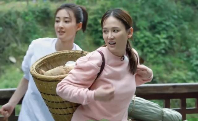 Được mệnh danh nữ thần không tuổi, Trần Kiều Ân lộ dấu hiệu tuổi tác, khóe mắt tràn nếp nhăn-4