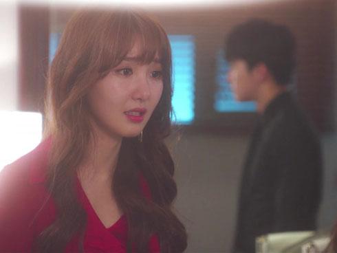 Chê vợ xấu xí bụng rạn sau sinh, chồng hối hận khi thấy cảnh tượng trong công viên