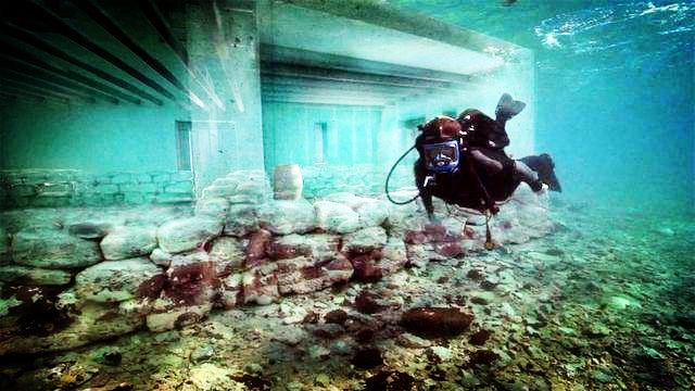 72 ngôi nhà bí ẩn dưới lòng biển sâu Trung Quốc-1