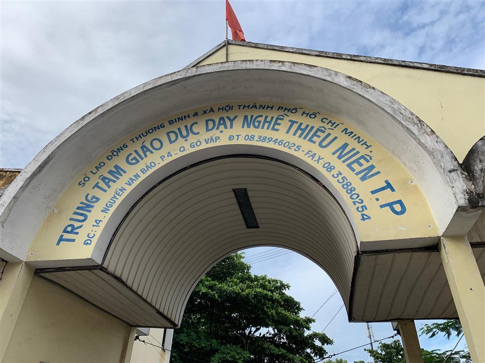 Người cha ở Sài Gòn ôm con khóc trong hạnh phúc sau hơn 4 tháng tìm kiếm mỏi mòn-3