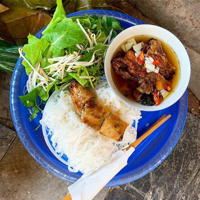 Báo Anh ca ngợi bánh cuốn, cà phê và ẩm thực Hà Nội-3