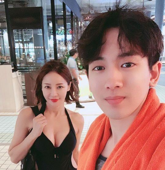 Bom sex Hàn và chồng kém 17 tuổi từ bỏ áp lực sinh con-1