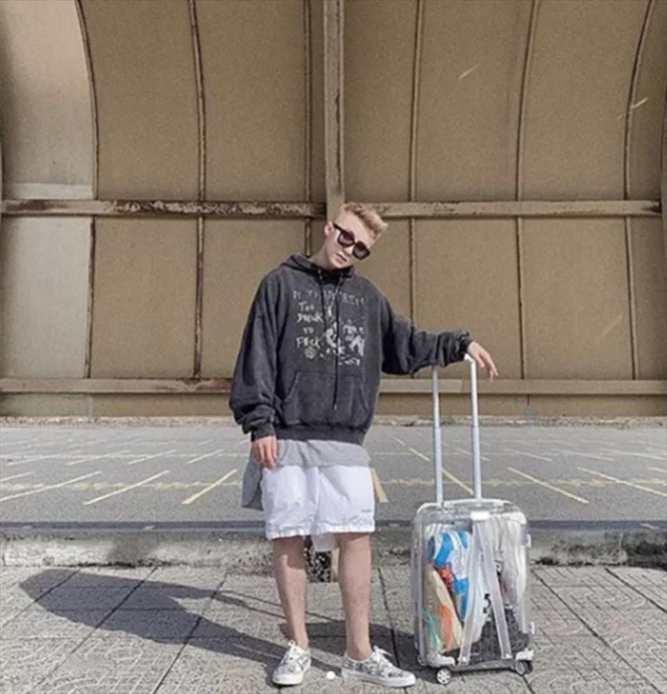 Những bộ đồ chất chơi nhưng khiến Sơn Tùng lộ chân ngắn-2