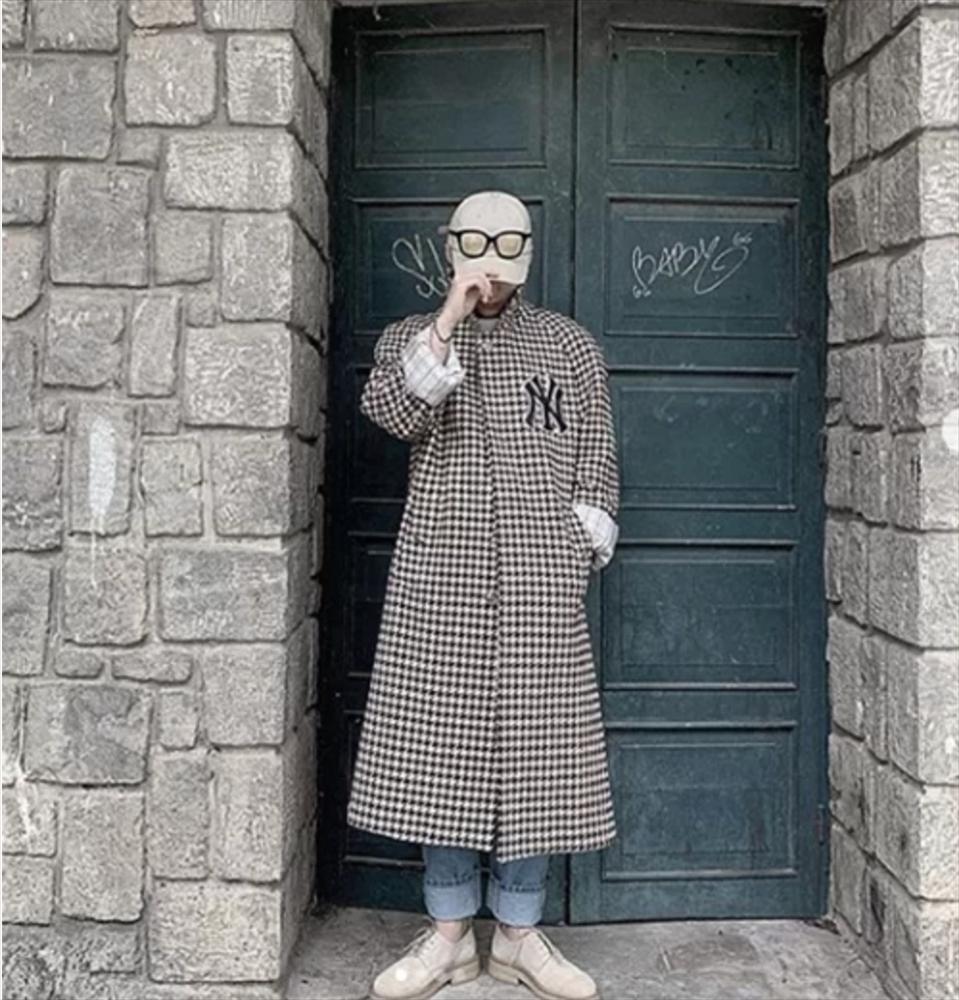 Những bộ đồ chất chơi nhưng khiến Sơn Tùng lộ chân ngắn-5