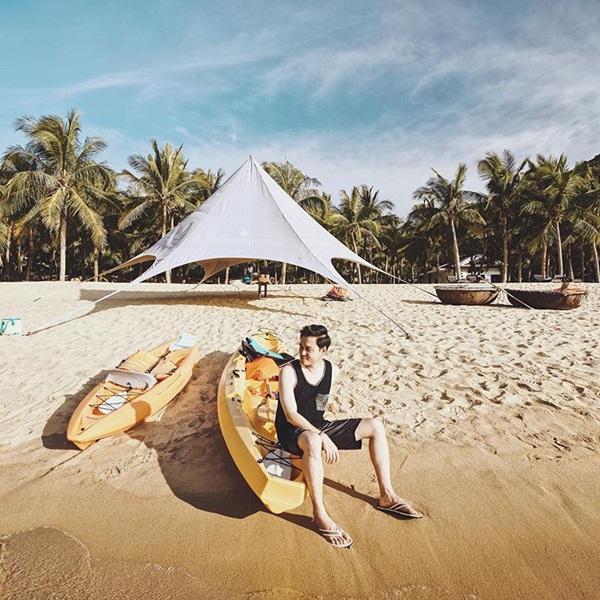 Nghi vấn NTK Lý Quí Khánh và người tình tin đồn Quang Vinh đang có kỳ nghỉ hè thân mật-4