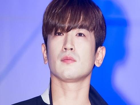 Idol huyền thoại bị bắt khi say sưa ngủ gục trong chiếc ô tô bị ăn cắp-3