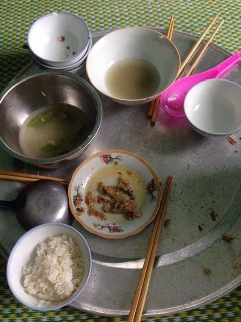 Nàng dâu uất nghẹn nhìn mâm cơm nhà chồng để phần sau một hồi bế con quấy khóc-6