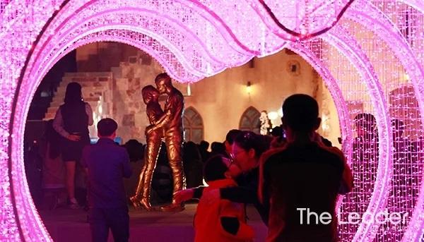 Công viên Hậu duệ mặt trời thất thu sau khi cặp đôi Song - Song ly hôn-3