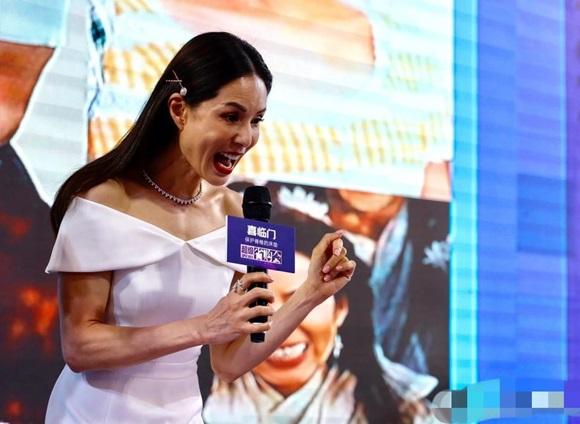 SAO MAKE OVER: Lâm Khánh Chi mặt lỗ chỗ như tổ ong - Lý Nhược Đồng lộ da nhăn nheo, lão hóa-5