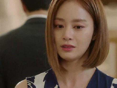 Trao đổi ảnh nóng qua mạng xã hội với hotgirl, chồng sắp cưới bị 'lột sạch'