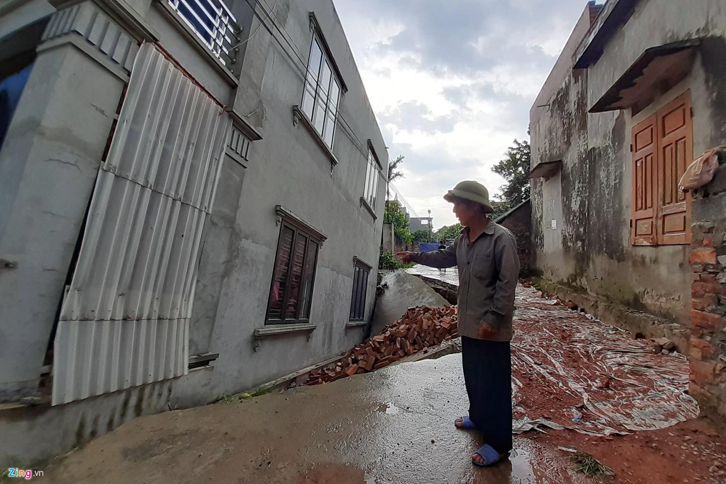 Hố tử thần nuốt căn nhà 2 tầng ở Hà Nội-6