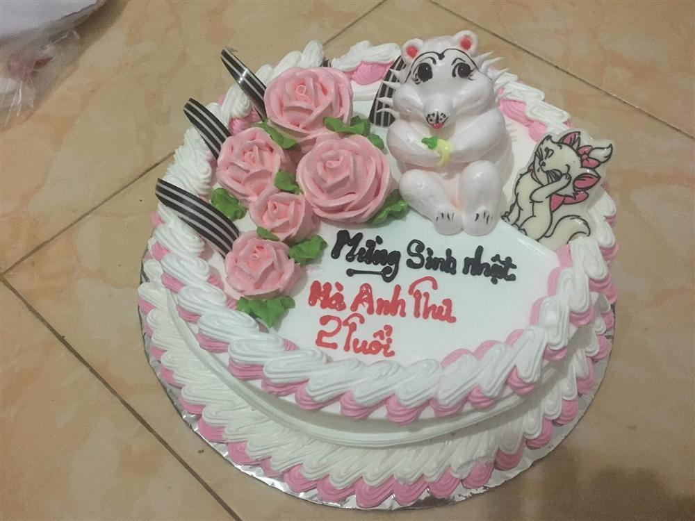 Hết hồn với những chiếc bánh đặt qua mạng: Nhận hàng rồi khiếp vía nhưng vẫn phải nuốt nước mắt ăn tạm-7