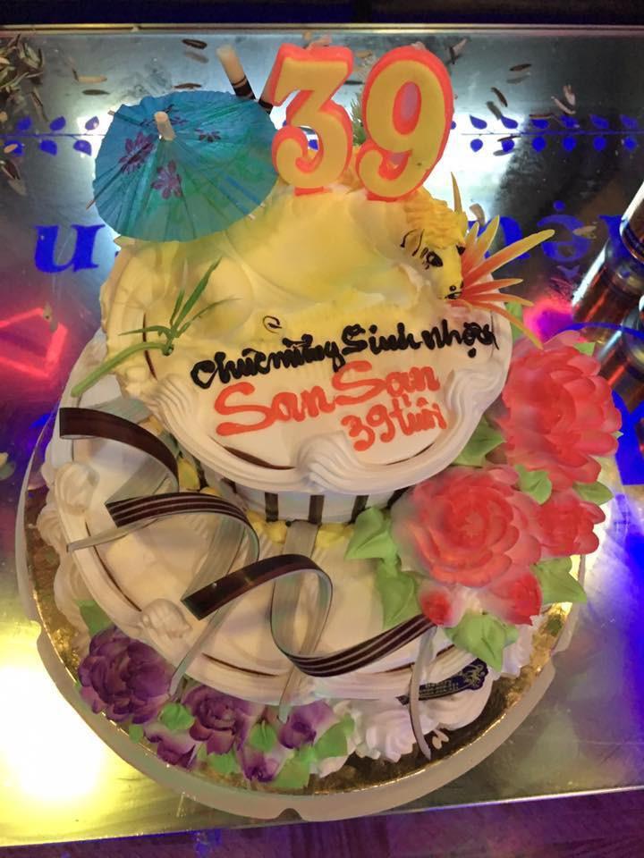 Hết hồn với những chiếc bánh đặt qua mạng: Nhận hàng rồi khiếp vía nhưng vẫn phải nuốt nước mắt ăn tạm-8