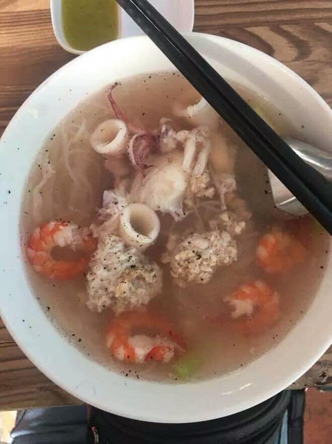 Những tín đồ nghiện hành chắc chắn sẽ phải chết khiếp vì những bát canh, bát phở này-5