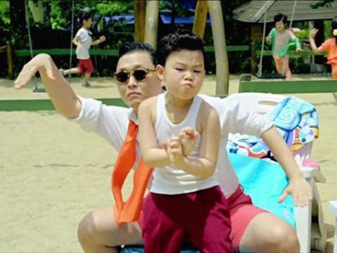 'PSY nhí' sau 6 năm bất ngờ nổi tiếng cùng 'Gangnam Style' giờ ra sao?