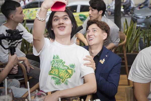 Trường Giang cùng dàn sao Việt đổ bộ cơ sở kinh doanh chúc mừng Ngô Kiến Huy lên chức ông chủ-10