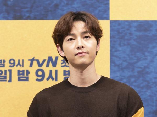 Song Joong Ki lập tức quay phim mới sau khi ly hôn, Knet cổ vũ: Quên người phụ nữ tồi kia đi!-4