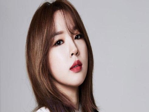 Nữ hoàng tuyết Sung Yuri vẫn trẻ đẹp như thiếu nữ dù đã U40-9