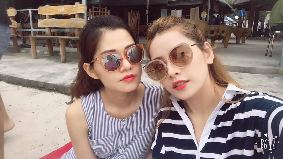 Tay xách nách mang hai con nhưng nhan sắc chị gái Chi Pu vẫn thuộc hàng cực phẩm-4