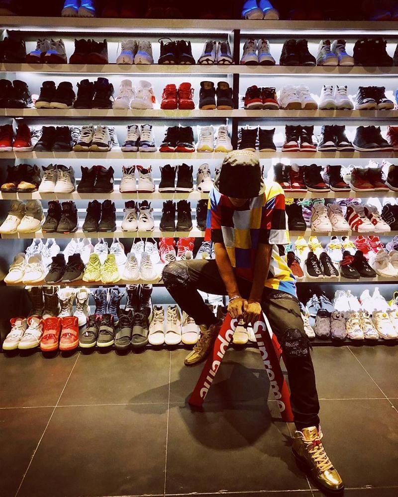 Khoe clip tiktok cực lầy lội nhưng điều mà fan trầm trồ là gia tài BEARBRICKS chục tỷ đồng của Lương Sơn Bá La Chí Tường-9