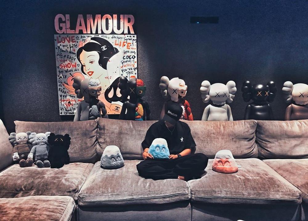 Khoe clip tiktok cực lầy lội nhưng điều mà fan trầm trồ là gia tài BEARBRICKS chục tỷ đồng của Lương Sơn Bá La Chí Tường-7