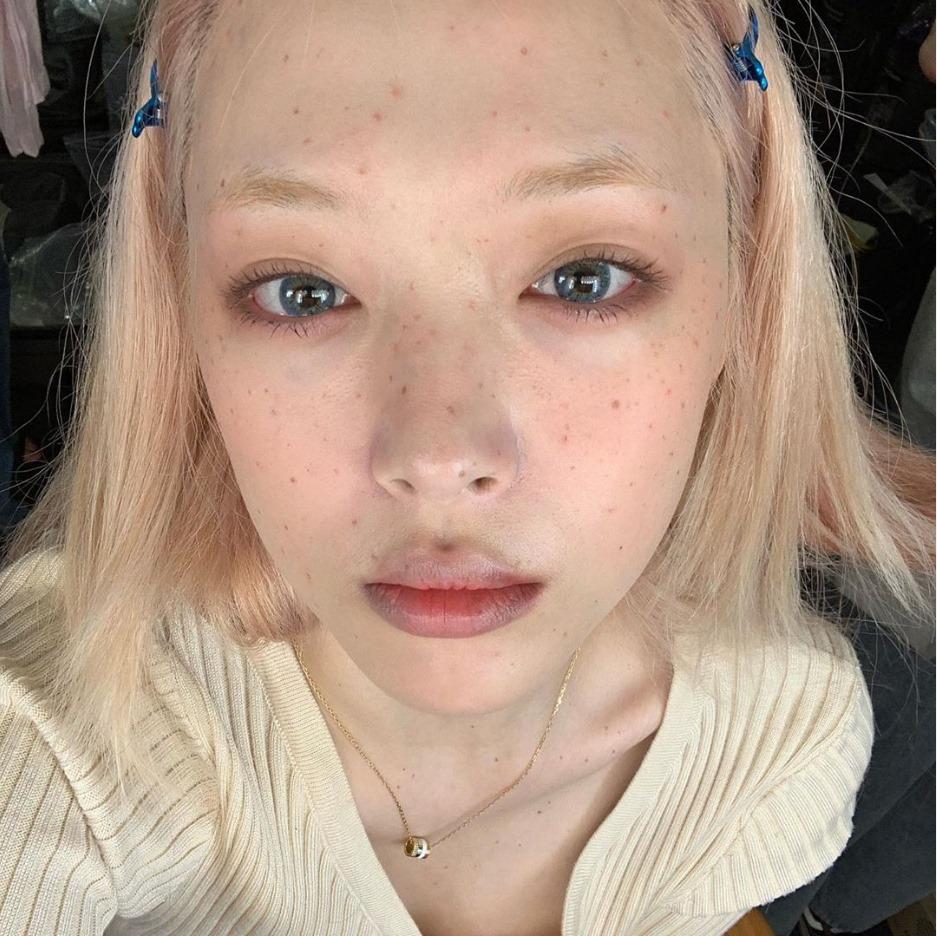 Hốt hoảng với gương mặt mộc tan hoang, cực kỳ đáng sợ của Sulli-6