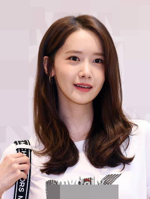 Giàu nứt đố đổ vách nhưng Yoona vẫn mê mẩn đôi giày cao gót rách sờn cả đế-5