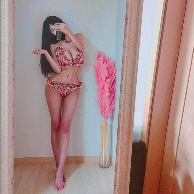 Vóc dáng cực kỳ bốc lửa của nữ MC tố bạn trai tung clip nóng của mình vào nhóm chat sex Jung Joon Young-5