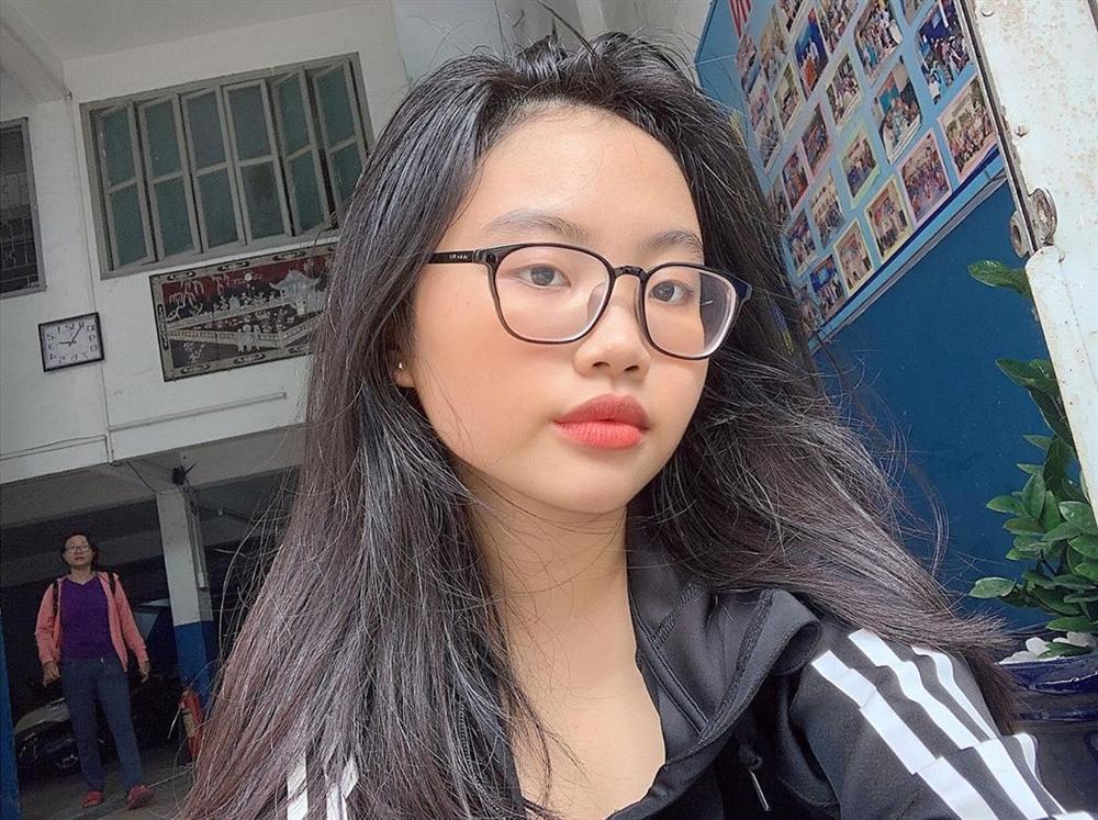 Ngọc Trinh xuống tóc sau ồn ào bị lộ vòng 1 xập xệ-10