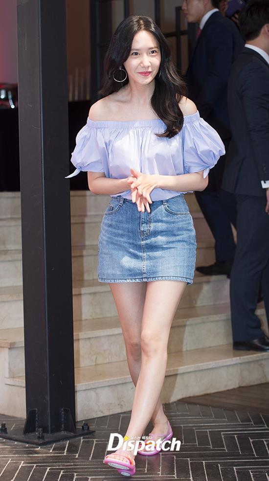 Giàu nứt đố đổ vách nhưng Yoona vẫn mê mẩn đôi giày cao gót rách sờn cả đế-6