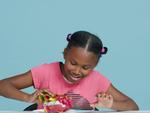 Trẻ em nước ngoài phản ứng thế nào khi ăn thử sầu riêng, thanh long?