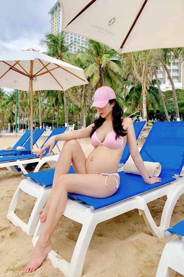 Top mỹ nhân Việt bầu bí vượt mặt vẫn mặc bikini đẹp nhất-3