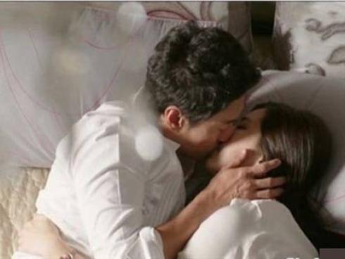 Cầm túi xách của người yêu trong trắng, thứ rơi ta khiến tôi tím mặt mày-4