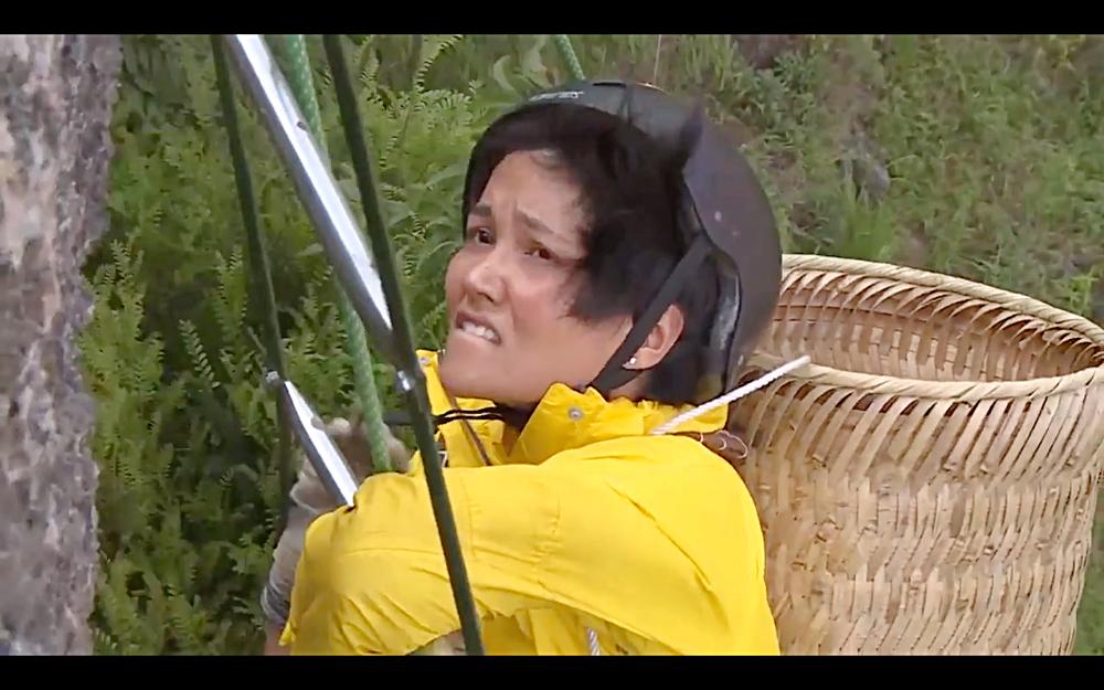 Nhìn HHen Niê cực nhọc leo thang dây, Minh Triệu hối hận khi để Kỳ Duyên thực hiện thử thách quá khó-2