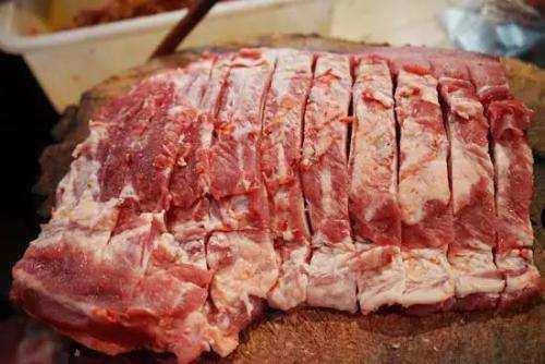 Sườn có 3 dấu hiệu này người bán không bao giờ mang về ăn, chị em nên tránh xa-2