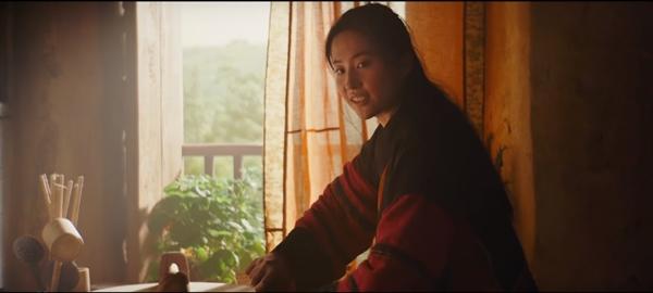 Disney tung trailer Hoa Mộc Lan: Lưu Diệc Phi lại bị chê cười vì diễn dở, mặt đơ-1