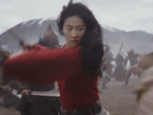 Lưu Diệc Phi nhạt nhòa và lép vế trước Củng Lợi trong trailer phim Mulan-9
